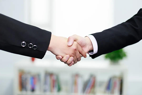 秉持着“专一创新，用心服务”的理想，esball一向把每一个客户当作是公司的VIP