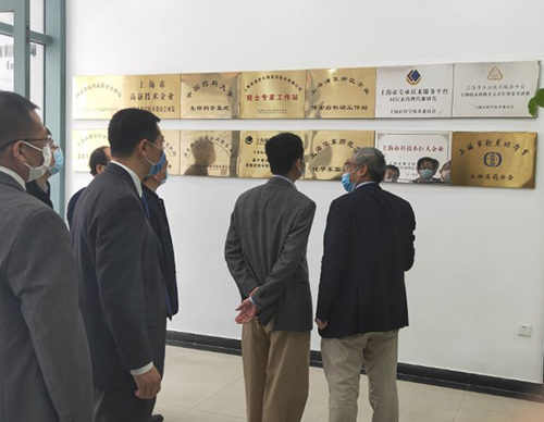 吴清副市长一行听取了esball关于一站式综合研发服务的技术实力介绍