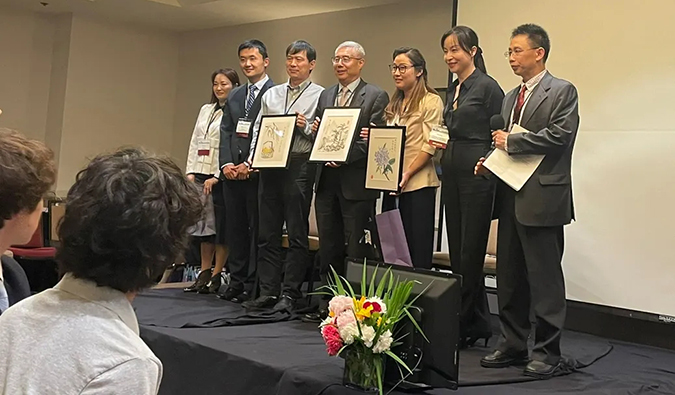 美中专家跨界探AI：优化技术利用&加持生物医药创新